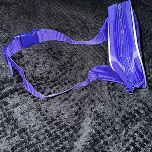 vintage sanrio pochacco fanny pack i'm really good condition like new